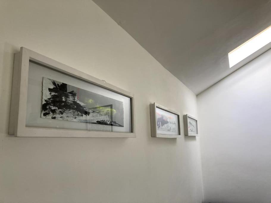 Tunstead  Crossing Retreat - Pool Table, Projector, Barnヴィラ エクステリア 写真