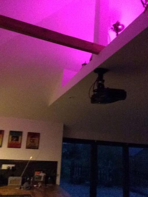 Tunstead  Crossing Retreat - Pool Table, Projector, Barnヴィラ エクステリア 写真